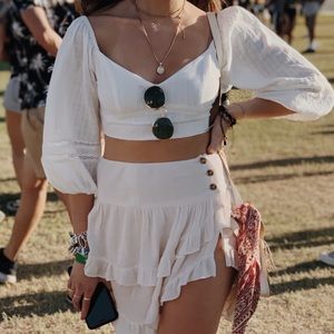 Urban Outfitters white crop top size XS